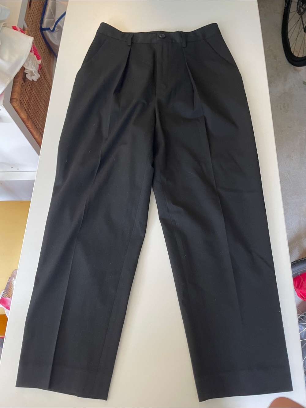ANTONIO MELANI Black Pleated Women’s Cropped Dress Pants